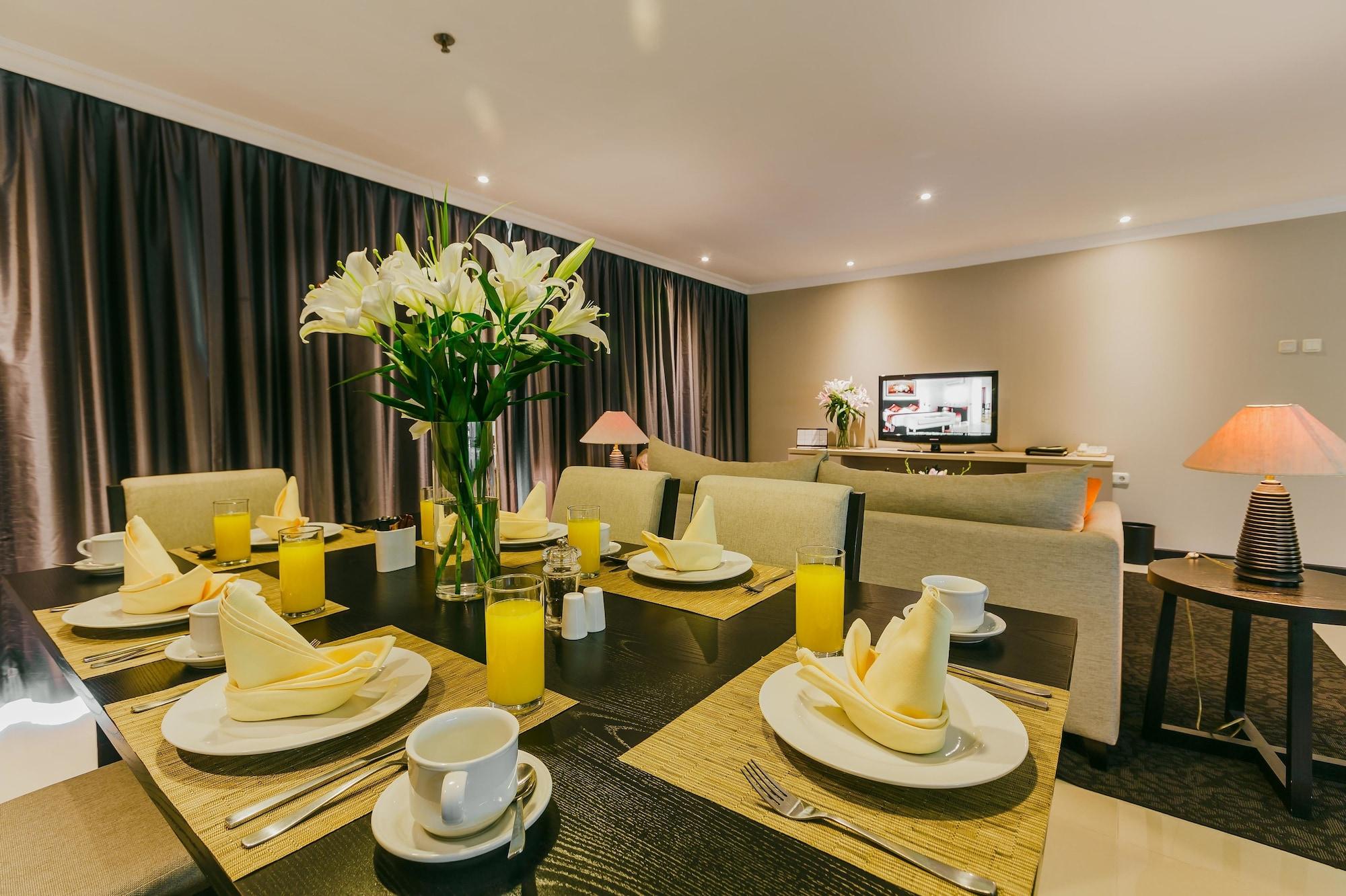 Kristal Hotel Jakarta Exterior photo