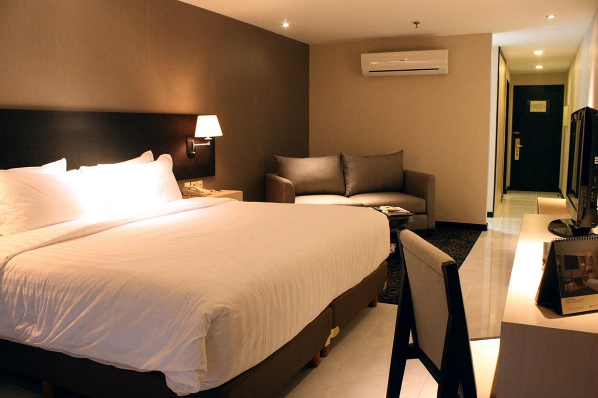Kristal Hotel Jakarta Exterior photo