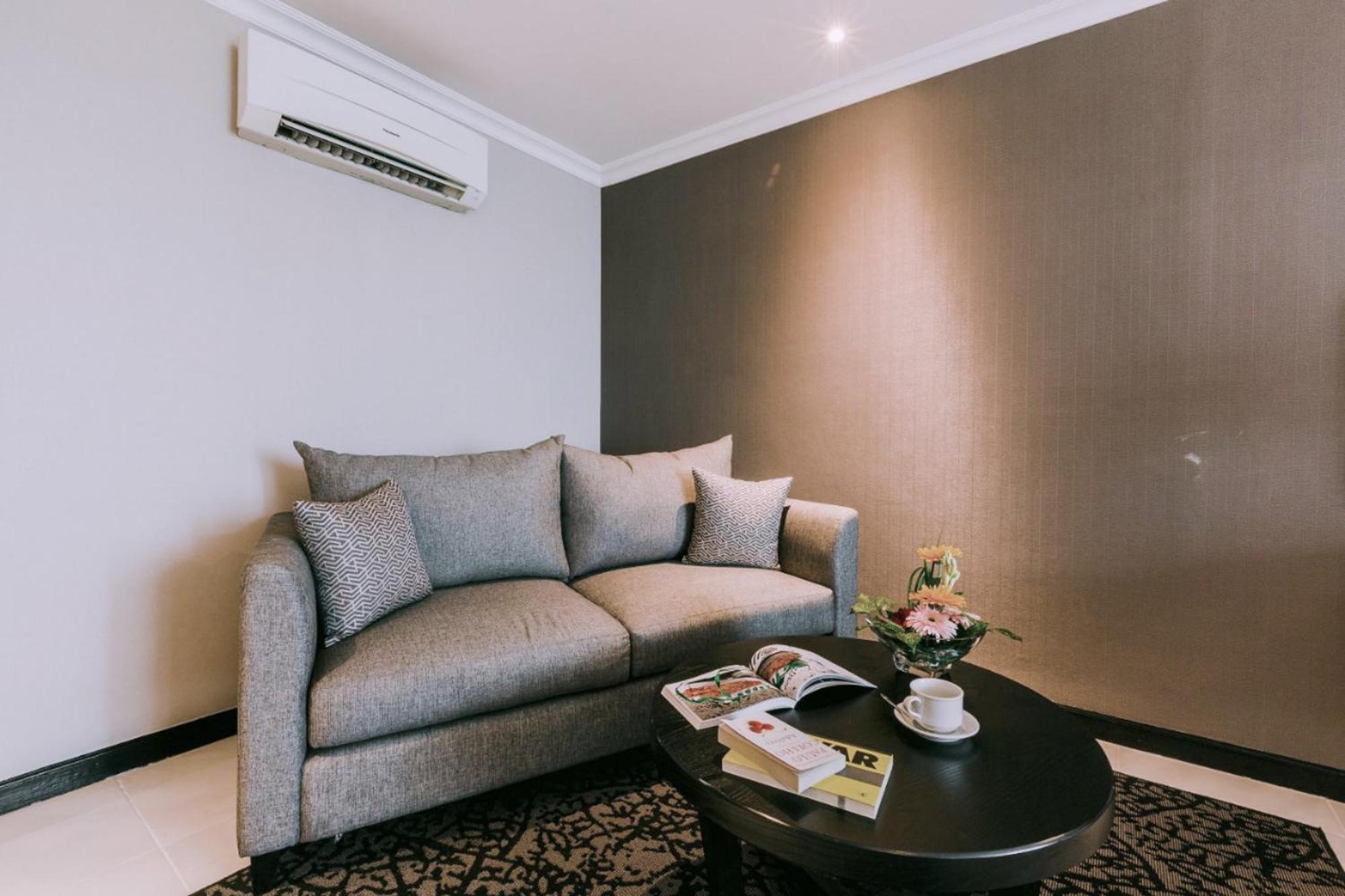 Kristal Hotel Jakarta Exterior photo