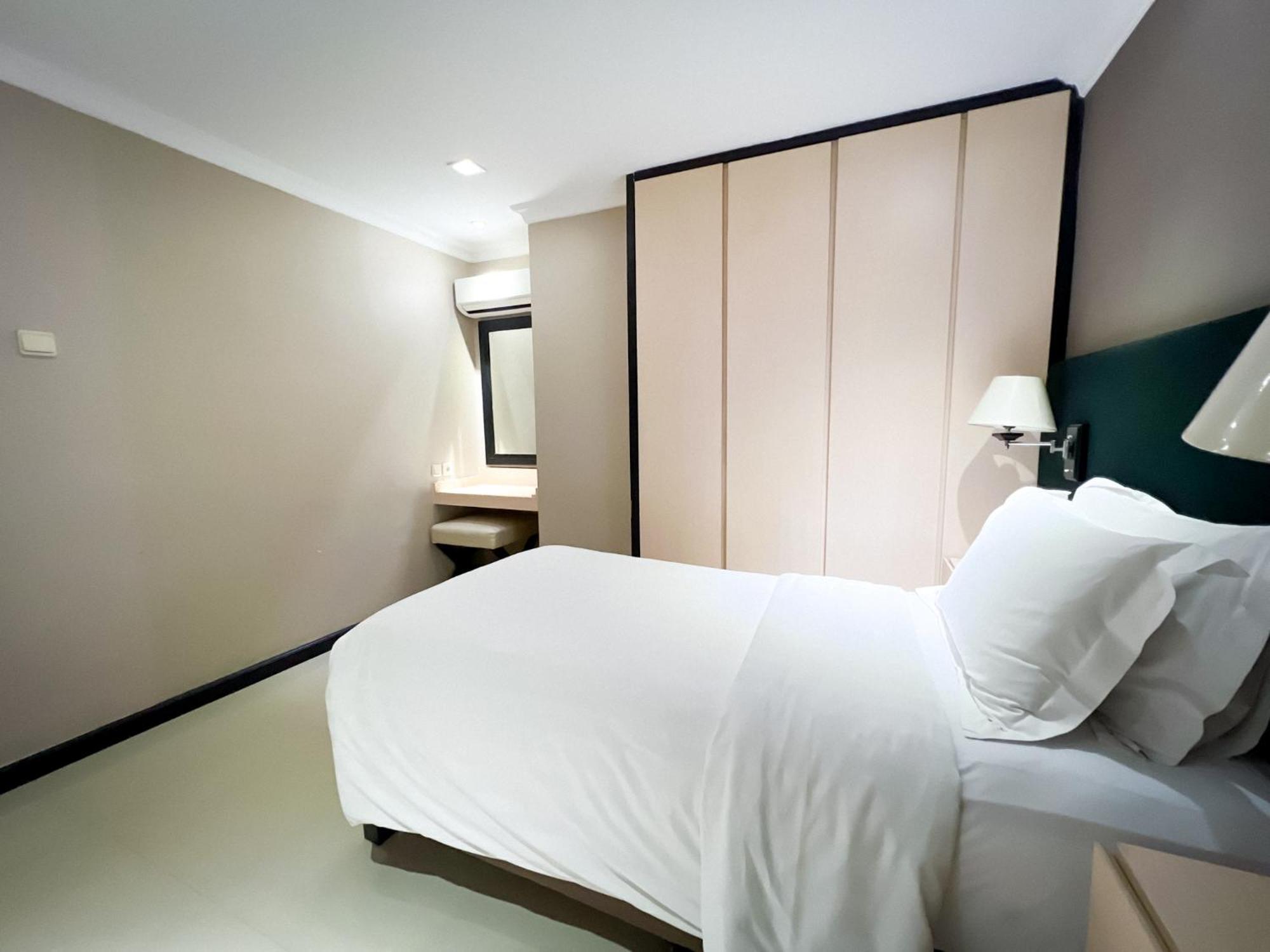 Kristal Hotel Jakarta Exterior photo