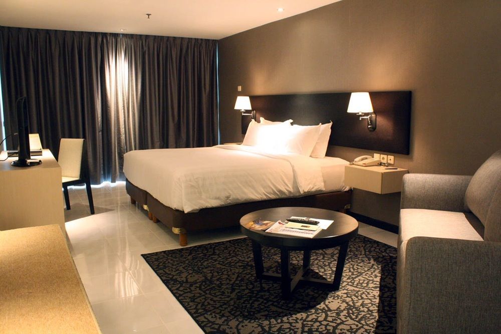 Kristal Hotel Jakarta Exterior photo