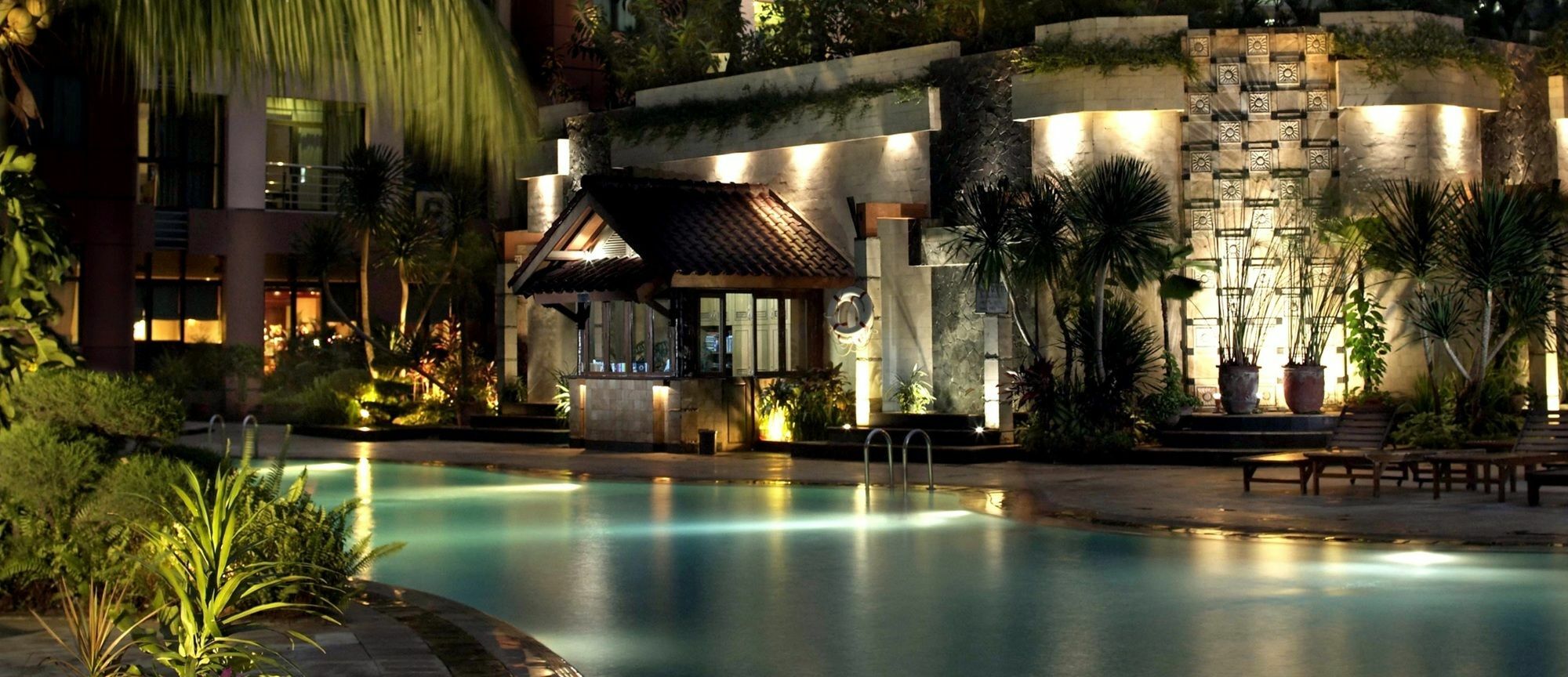Kristal Hotel Jakarta Exterior photo